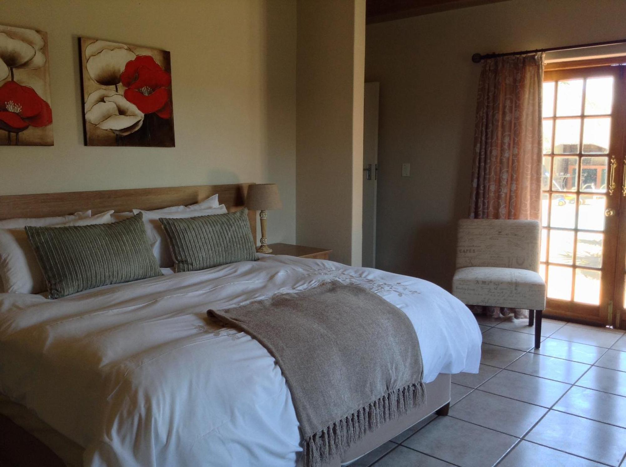 12 On Vaal Drive Guesthouse Vanderbijlpark Room photo